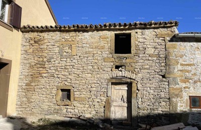 Пазин, Драгуч - конюшня (можно использовать как здание)