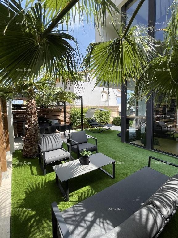 Moderna vila s panoramskim pogledom na morje v Medulinu! 10