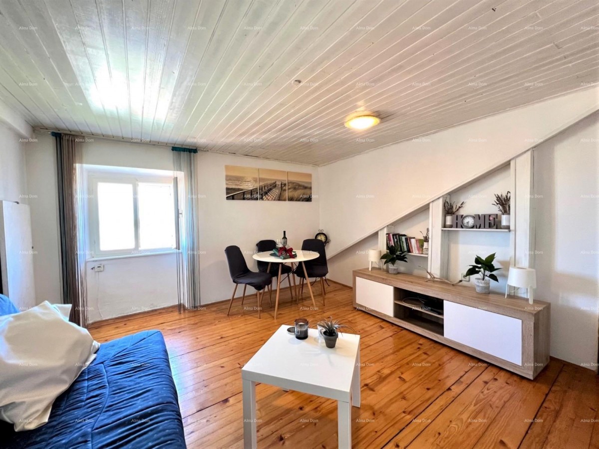 Продается квартира в центре Пулы с видом на собор и море. 3