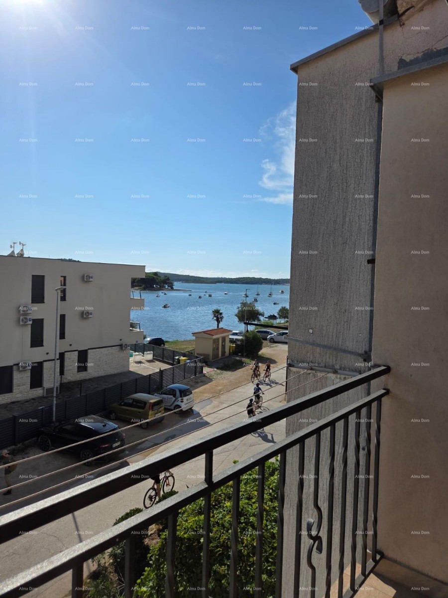 Medulin. Two-bedroom apartment with a view right by the sea 20
