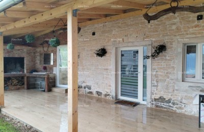 Barban – House with a Pool and Sports Facilities