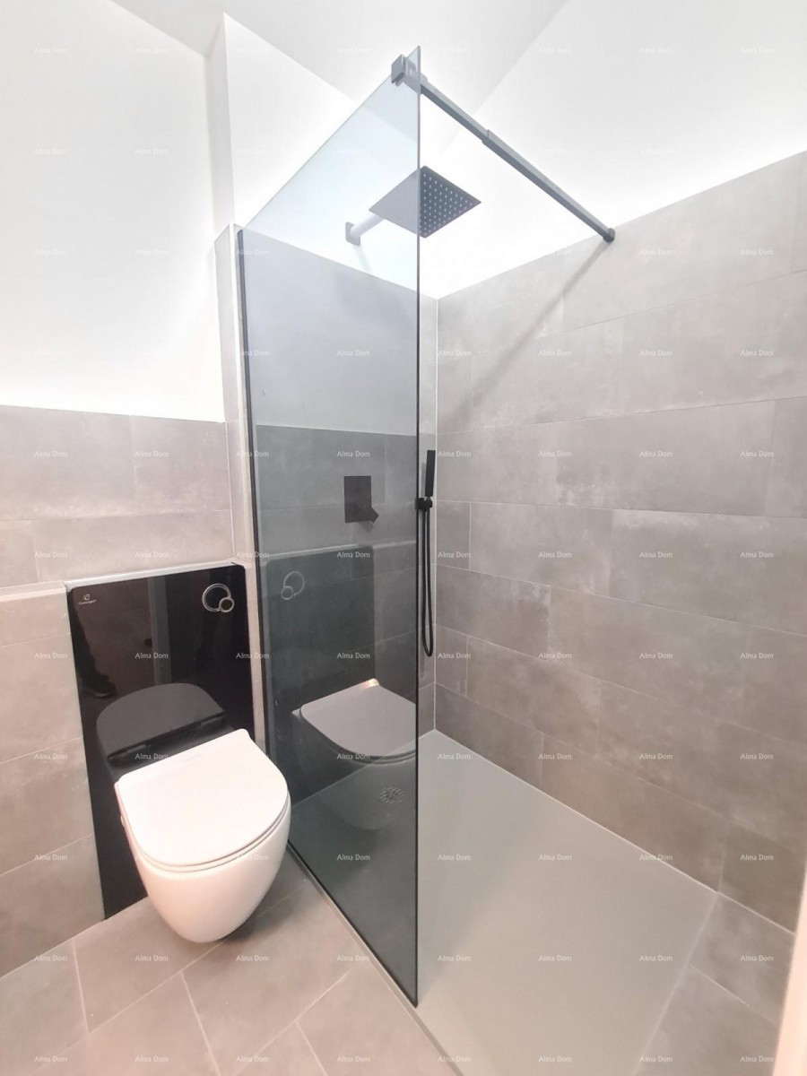 Istra. Pula. Veli vrh. 11