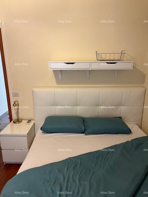 Poreč – Dekumanova ulica, pješačka zona. Prostrani i potpuno opremljeni stan na odličnoj lokaciji! 6