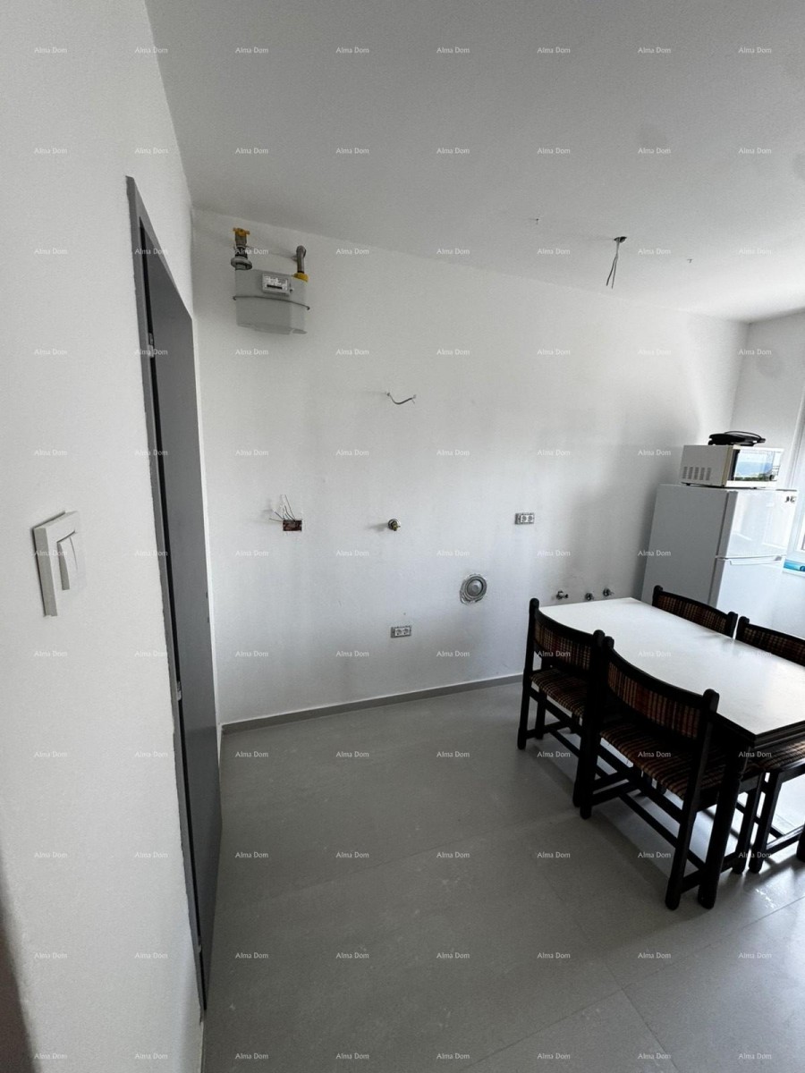In vendita appartamento ristrutturato nel quartiere Vidikovac, Pola 7