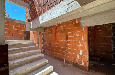 Новый проект, Барбарига! Квартира с садом и парковкой, 500 м от моря