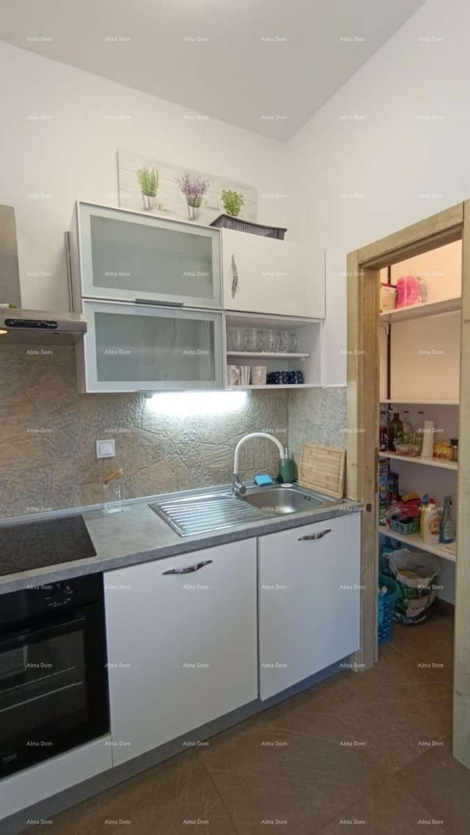 Apartma s teraso, parkirnim mestom in skupnim bazenom – Premantura 9