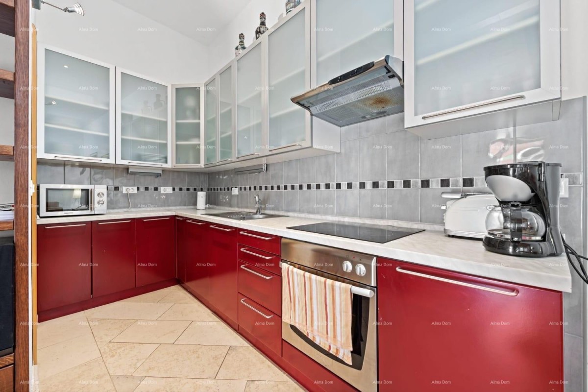 Prodaje se renovirana istarska kuća s bazenom – Kanfanar, 208 m², dva objekta 31