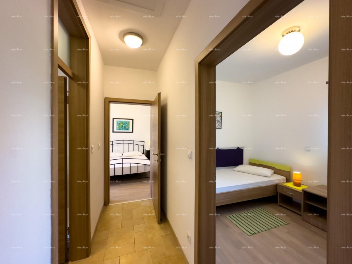 Beautiful house with a pool in Pula, ideal for a family or investment. 36