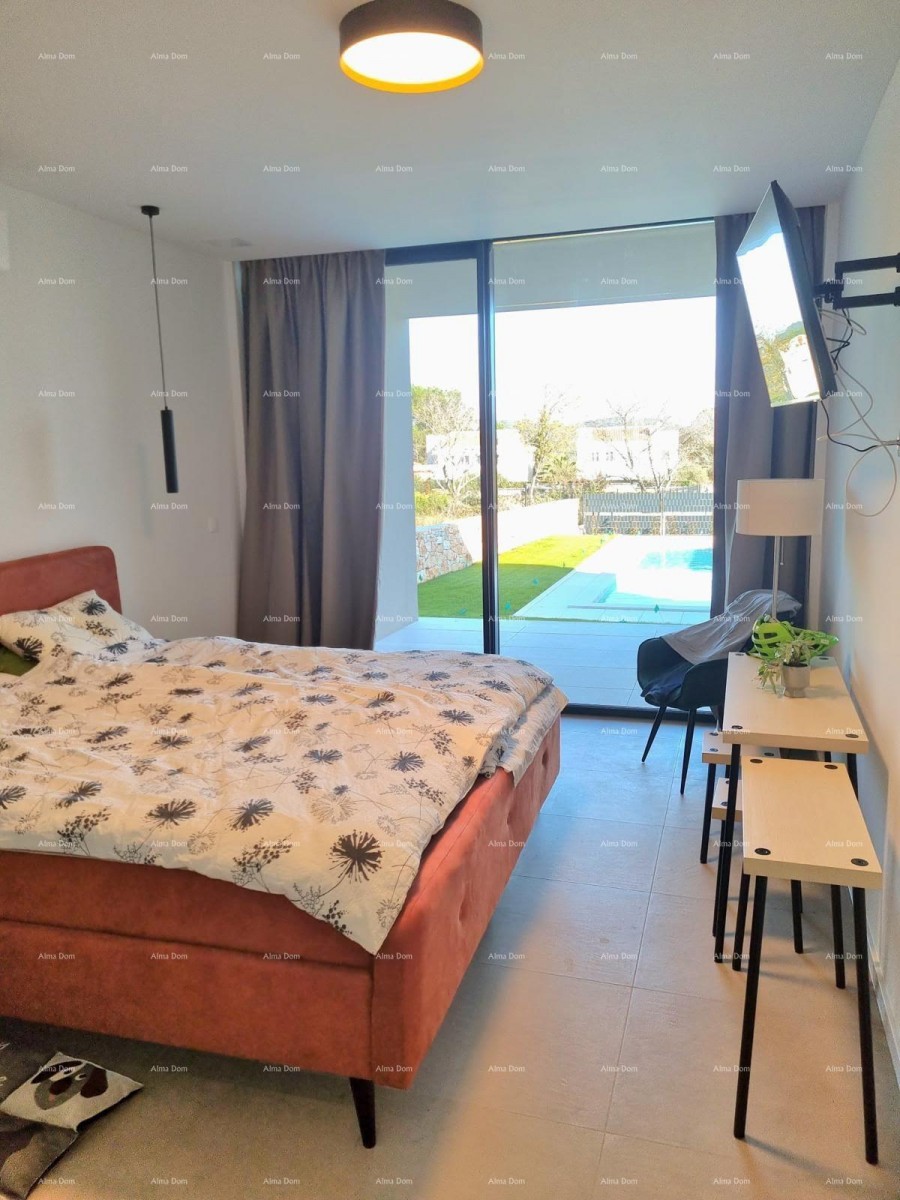 Vendesi una casa moderna con piscina situata in un idilliaco villaggio vicino a Rovigno. 8