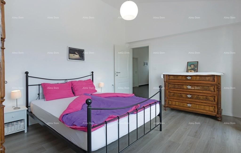 Продается дом с бассейном, Воднян 4