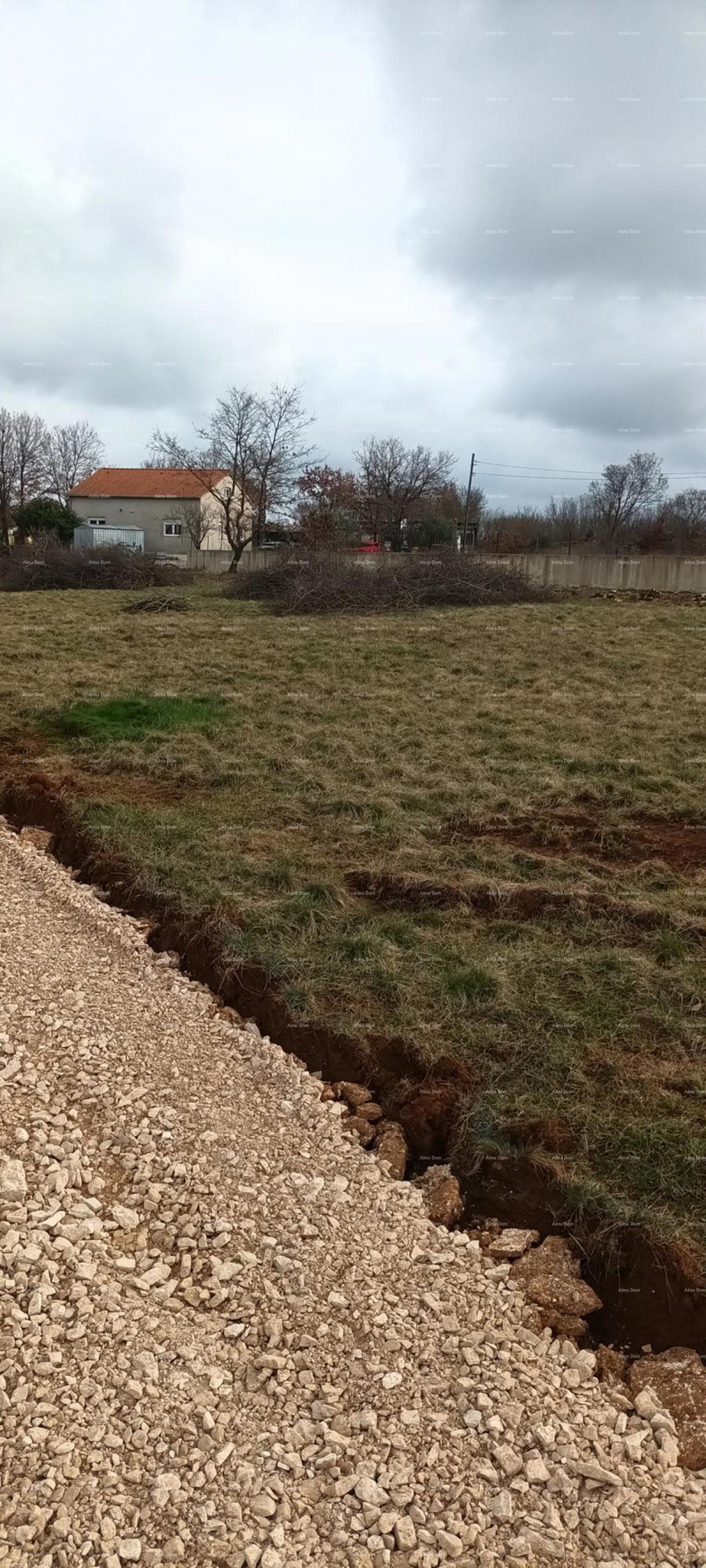GRAĐEVINSKO ZEMLJIŠTE POSLOVNE NAMJENE – MARČANA 1