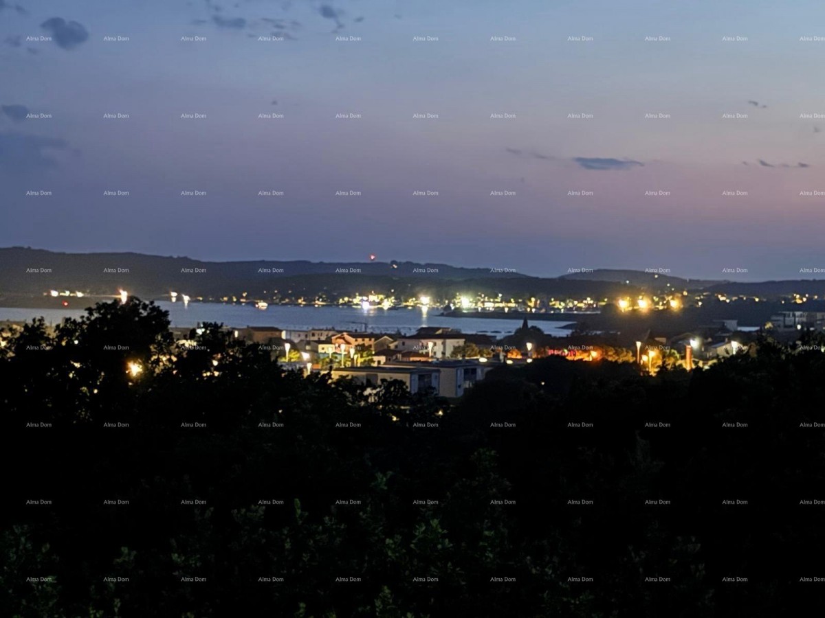 Istra – Medulin, impresivna vila uz šumu s pogledom na more 10