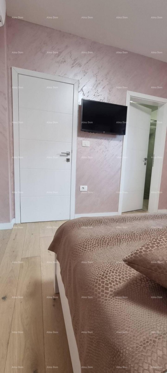 The translation of the title to Slovenian is:  