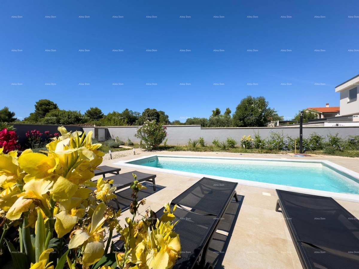 Istria, Ližnjan, 1 km to the center of Medulin, new modern house with pool for vacation. 40
