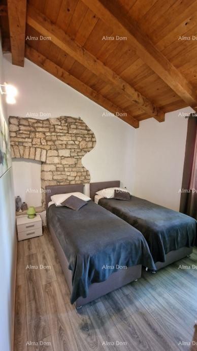 Sveti Lovreč, Čudovita kamnita vila z veliko parcelo 9