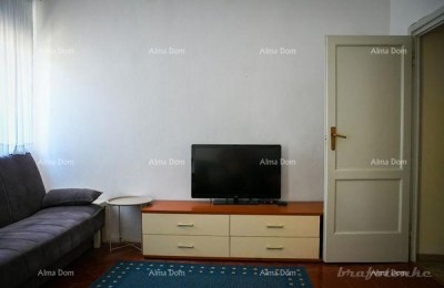 LABIN – THREE-BEDROOM APARTMENT WITH GARDEN IN THE CITY CENTER – 57 m²