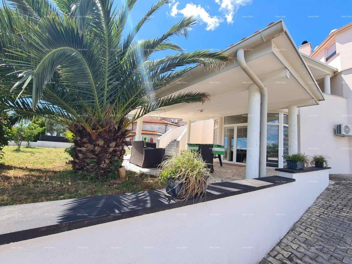 Na prodaju hiša s bazenom – Valtura 3