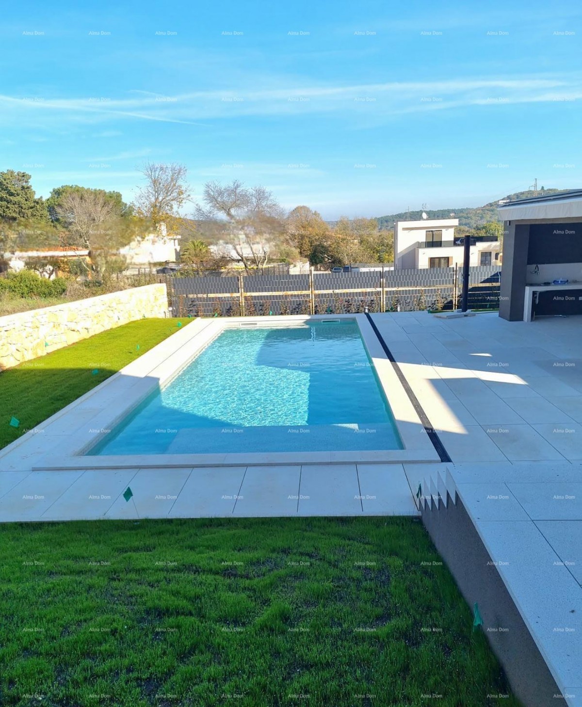 Vendesi una casa moderna con piscina situata in un idilliaco villaggio vicino a Rovigno. 5