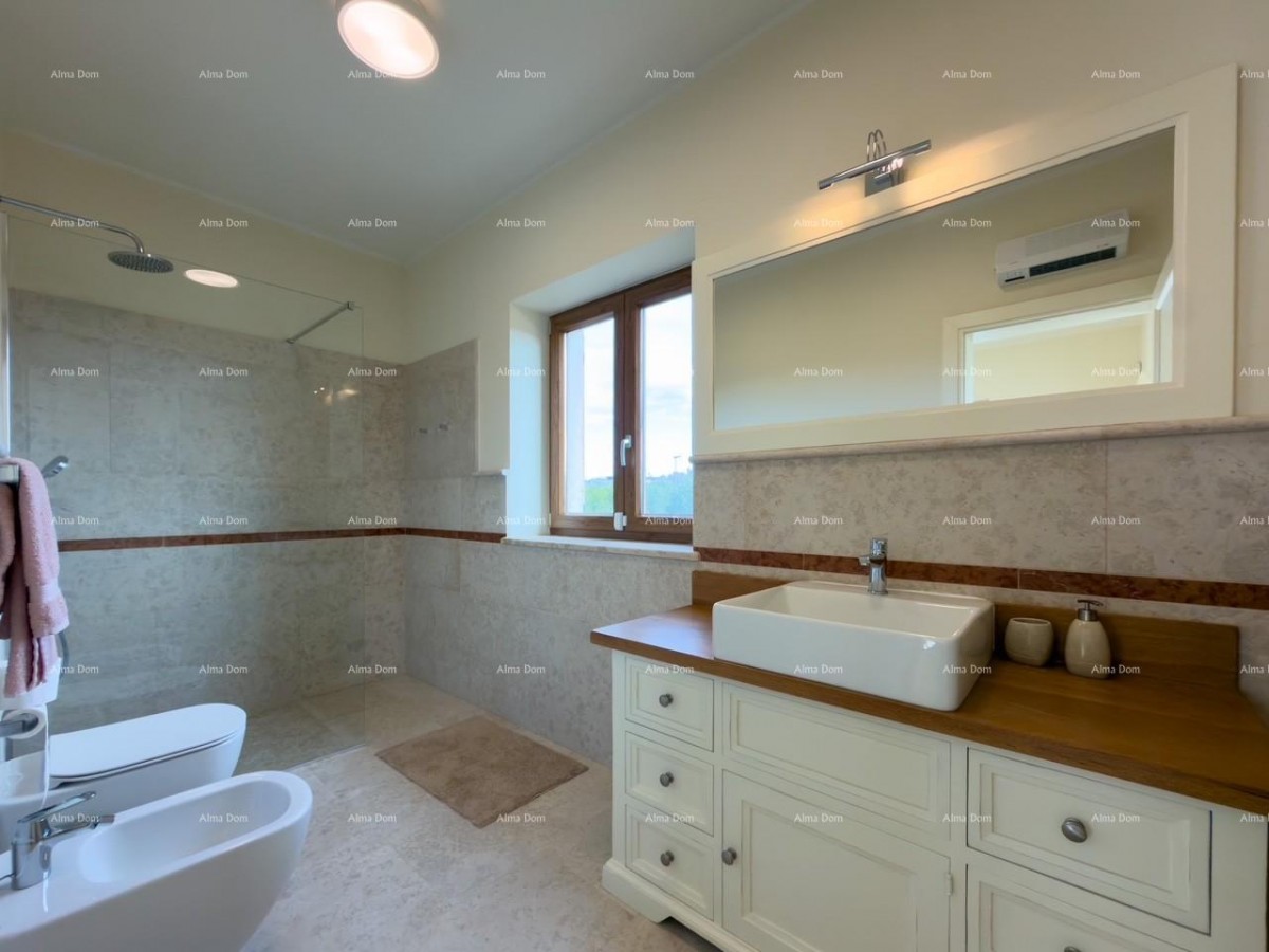 Vendiamo una villa con vista sui Brioni! 33