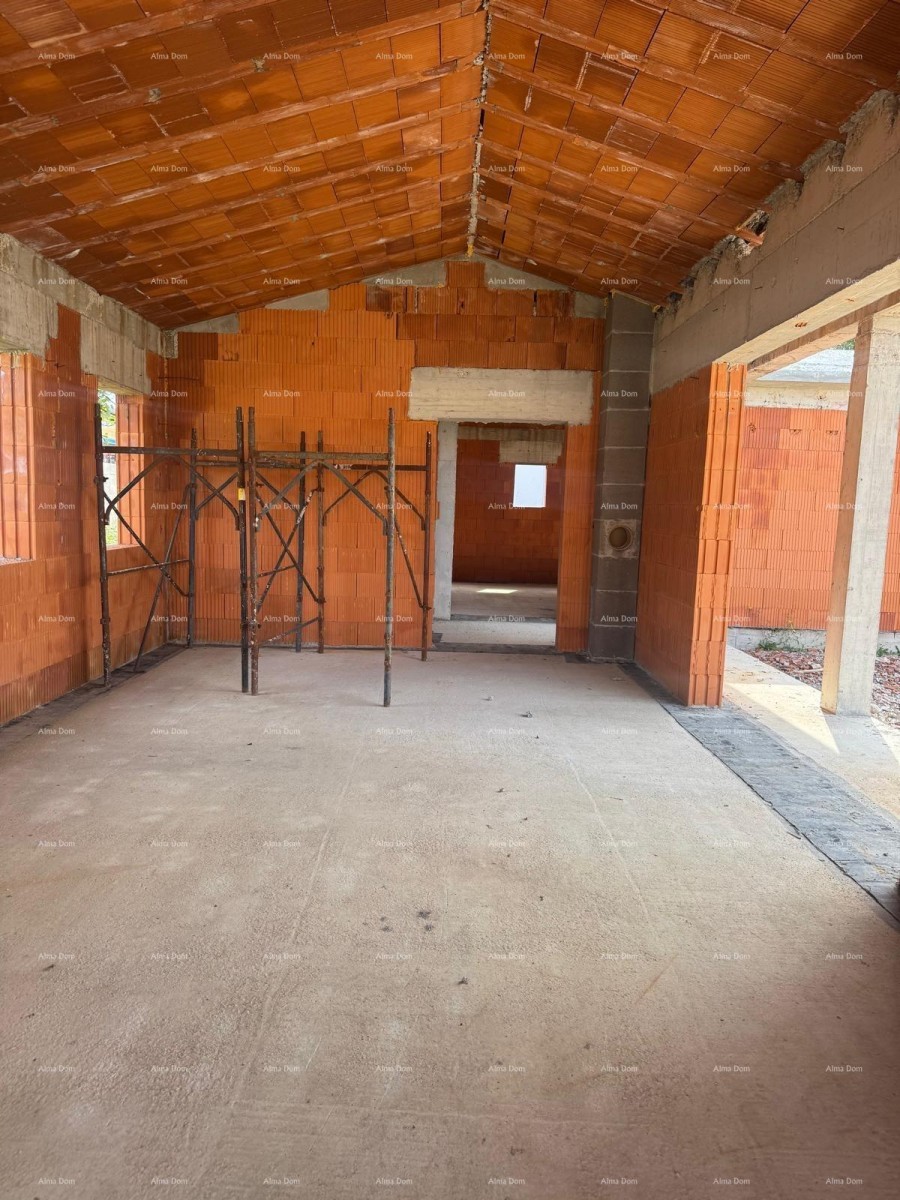 Продается одноэтажный дом с бассейном - в настоящее время в стадии 11