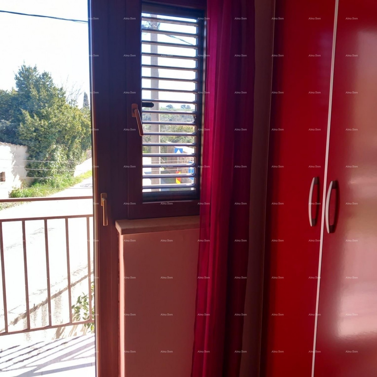 Prodaja kuće s dvorištem i parkirnim mjestima, Pula! 23