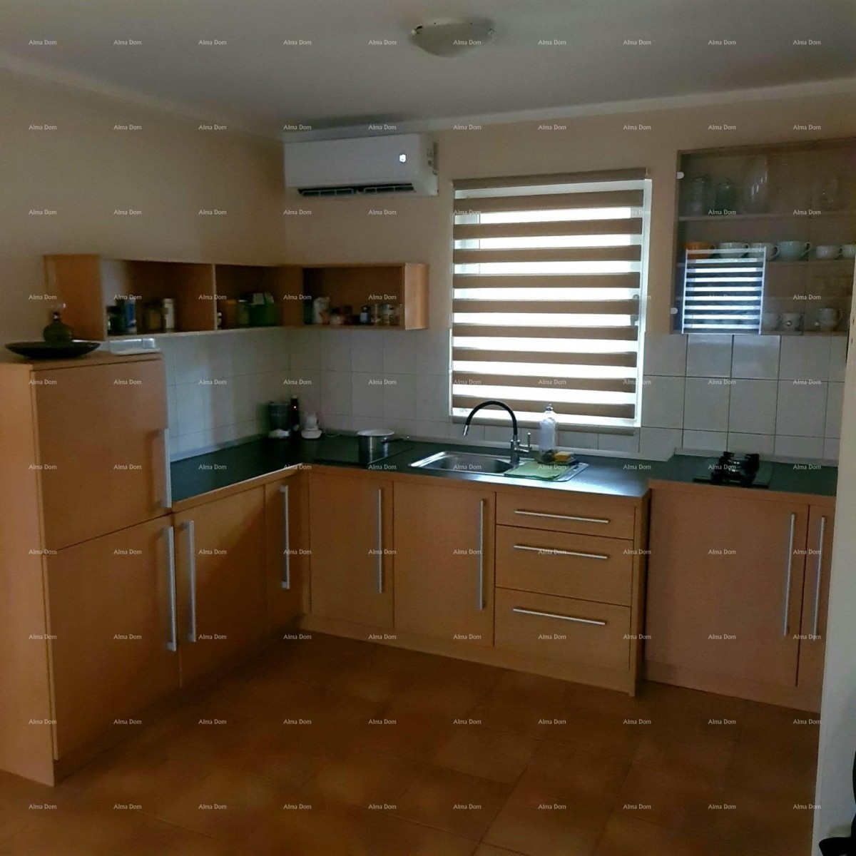 Prodamo samostojno hišo, Marčana 13