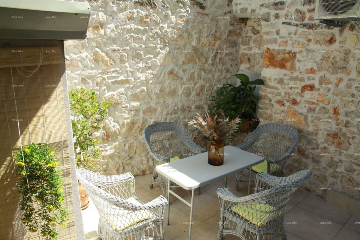 Apartment in the center of Pula, 79 m² 1