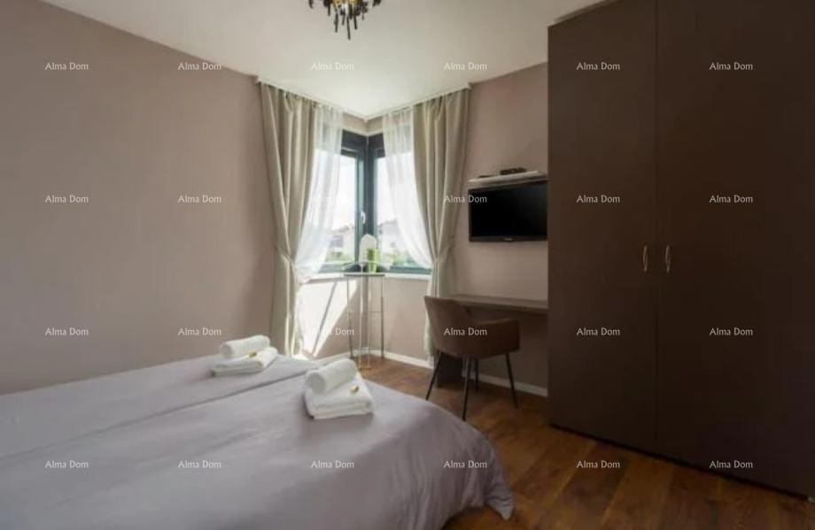 POREČ, Žbandaj – moderan stan s krovnom terasom i jacuzzijem 11