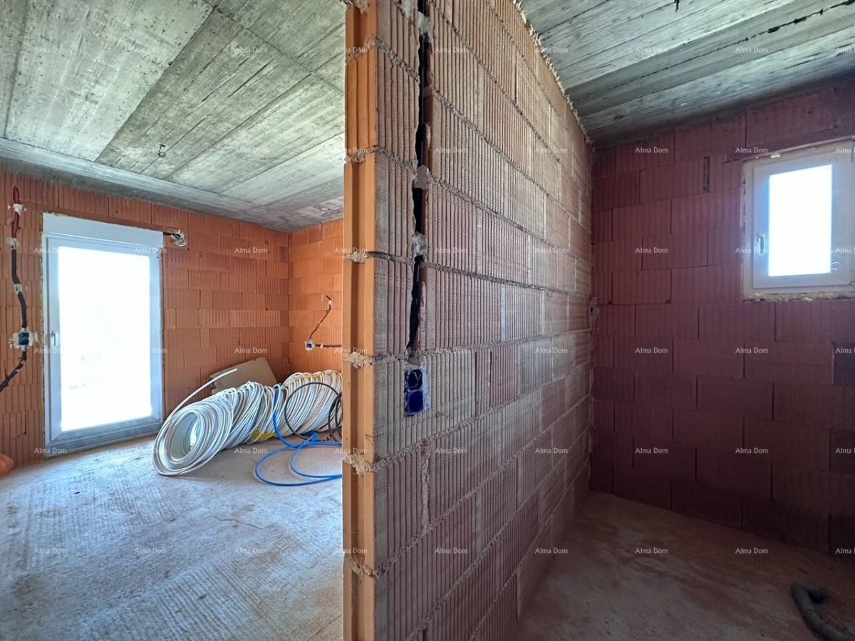 Umag.Продается сдвоенный дом на стадии черновой отделки 19