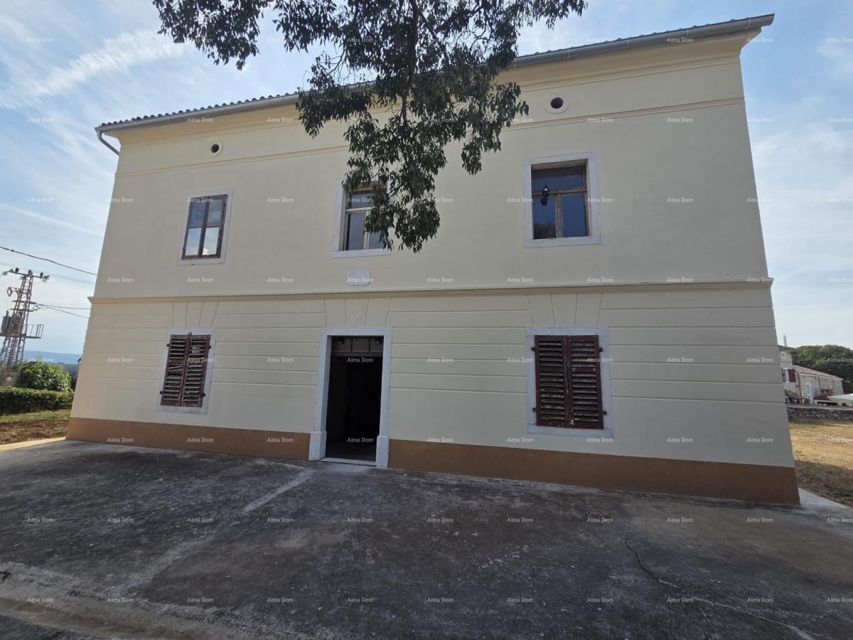 KUĆA U MUTVORANU – 300+ m² IN ZEMLJIŠČE 2.980 m² 1