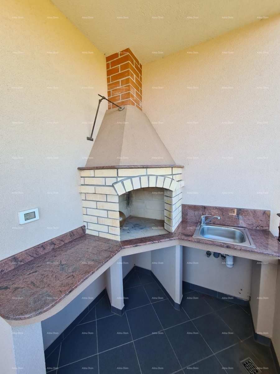 Three-storey apartment with a roof terrace! 100 meters from the sea. 19