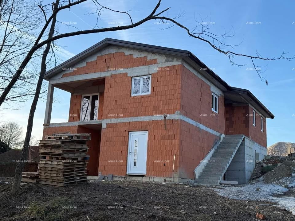 Kuća  u roh-bau fazi s velikom okućnicom – Cerovlje 1