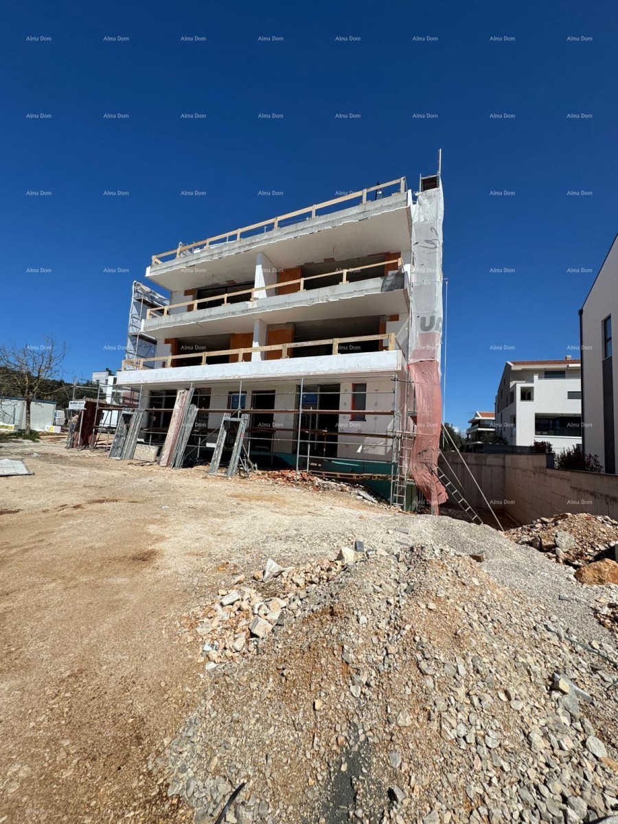 РОВИНЬ - ДВУХУРОВНЕВАЯ КВАРТИРА С ПРЕКРАСНЫМ ВИДОМ НА МОРЕ (E) 18