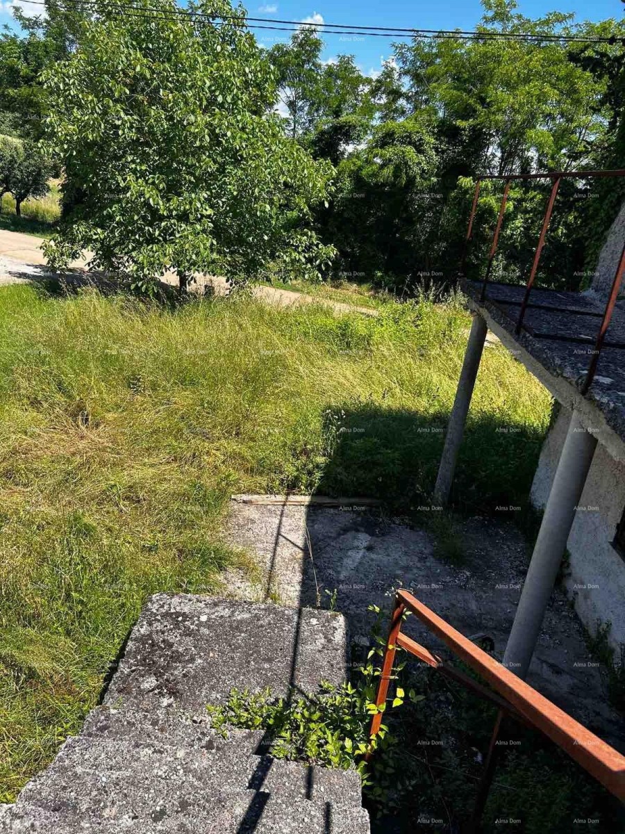 Prodaja hiše s skednjem in zemljiščem v bližini Barbana! 9