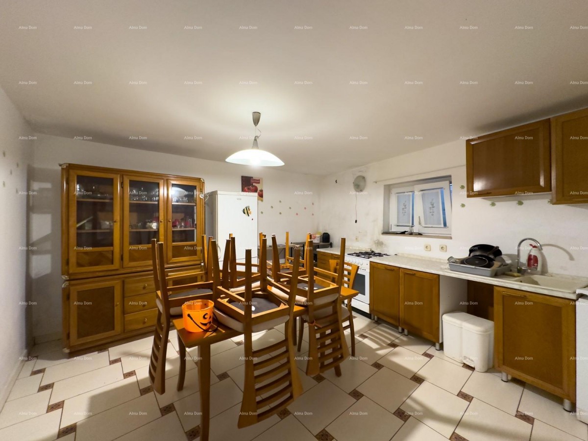 For sale: House in the center of Ližnjan! 6