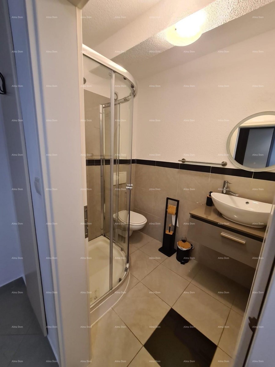 Na prodaju hiša s bazenom – Valtura 24