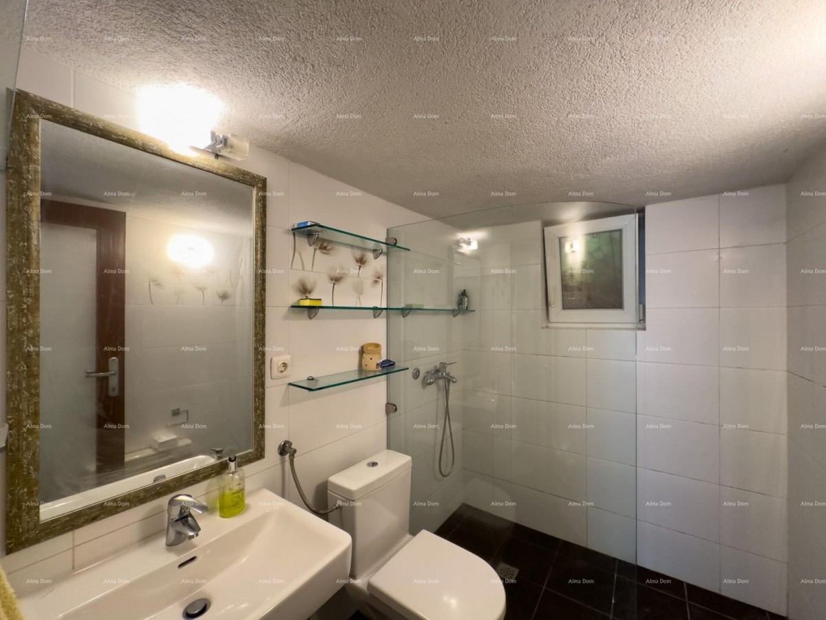 For sale: House in the center of Ližnjan! 5