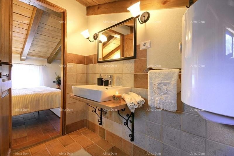 Casale in pietra con piscina e vista panoramica. 19