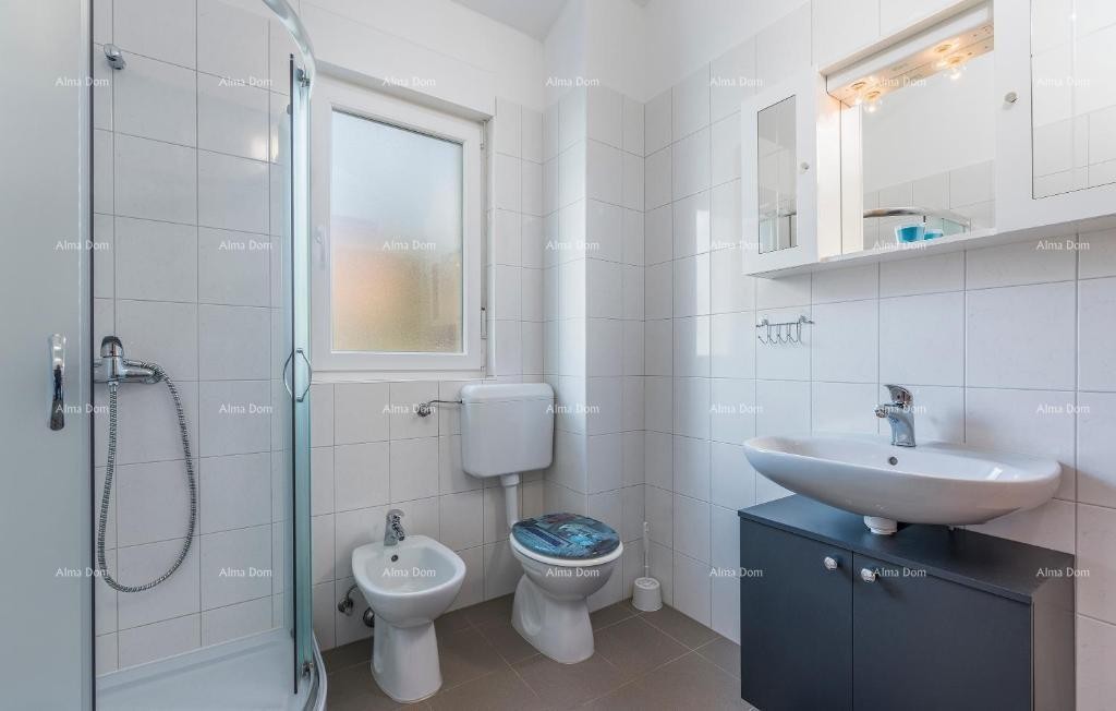 Počitniška hiša z bazenom in velikim vrtom 23