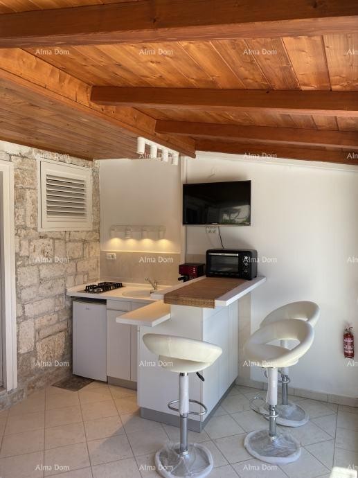 Pula – Hiša z dvema stanovanjski enotama, 50 m od morja 8