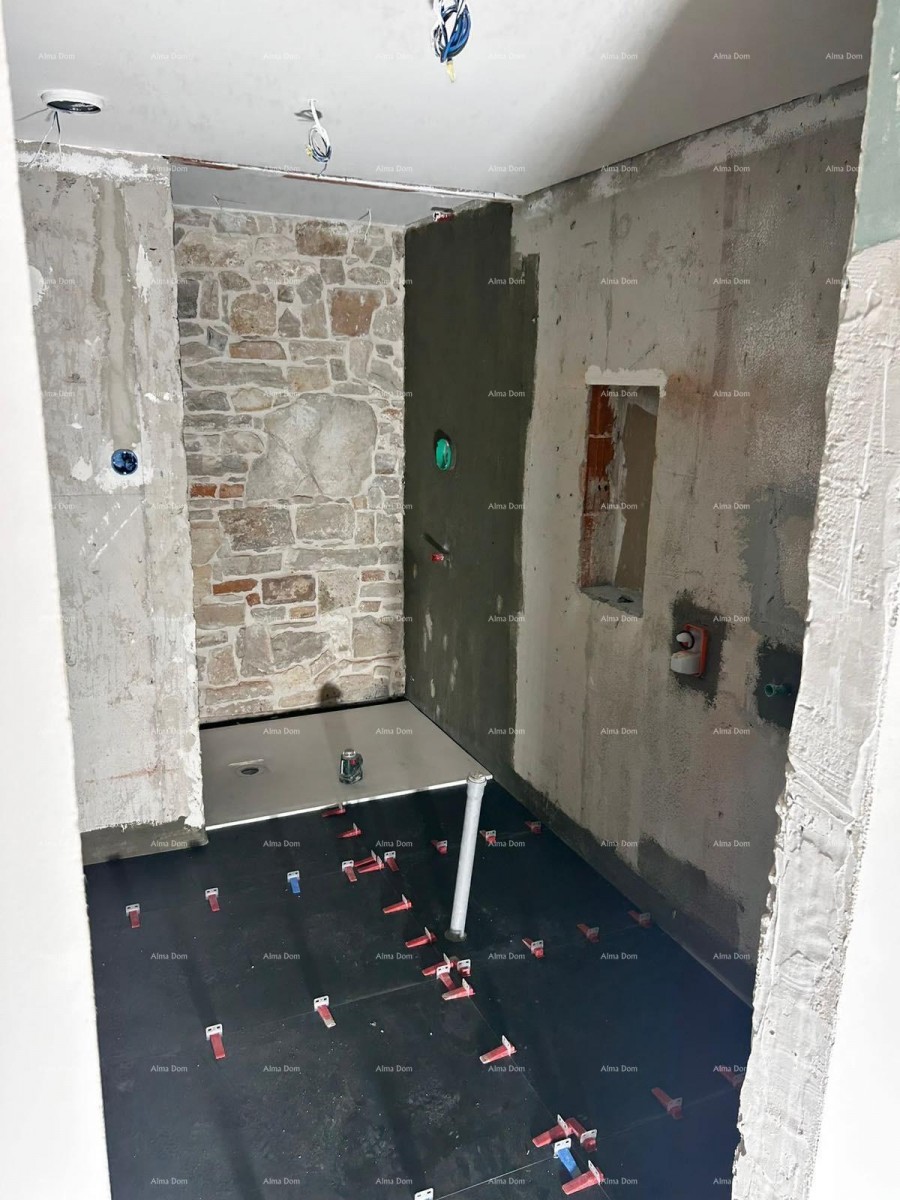 Prodaja ekskluzivnog stana u rustikalnom stilu, na top lokaciji, u centru Pule! 11