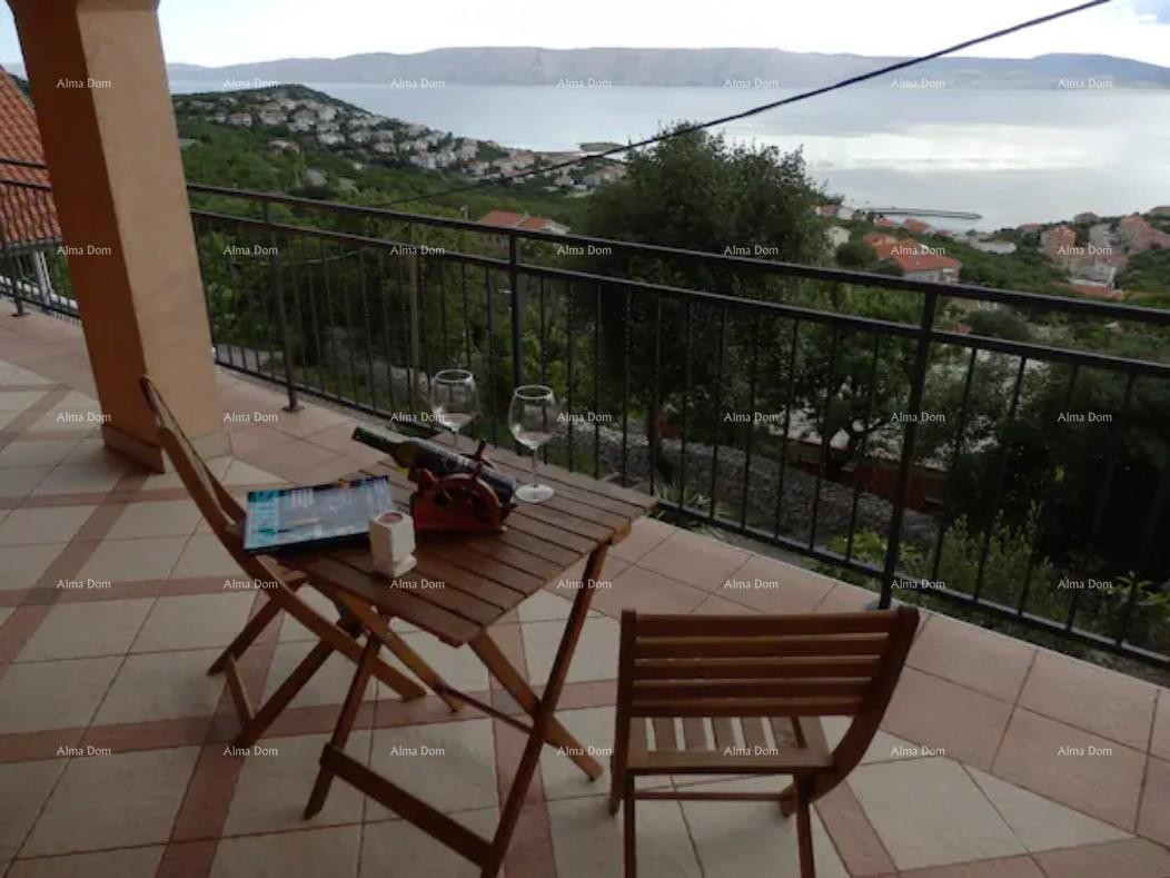 Дом Novi Vinodolski 12