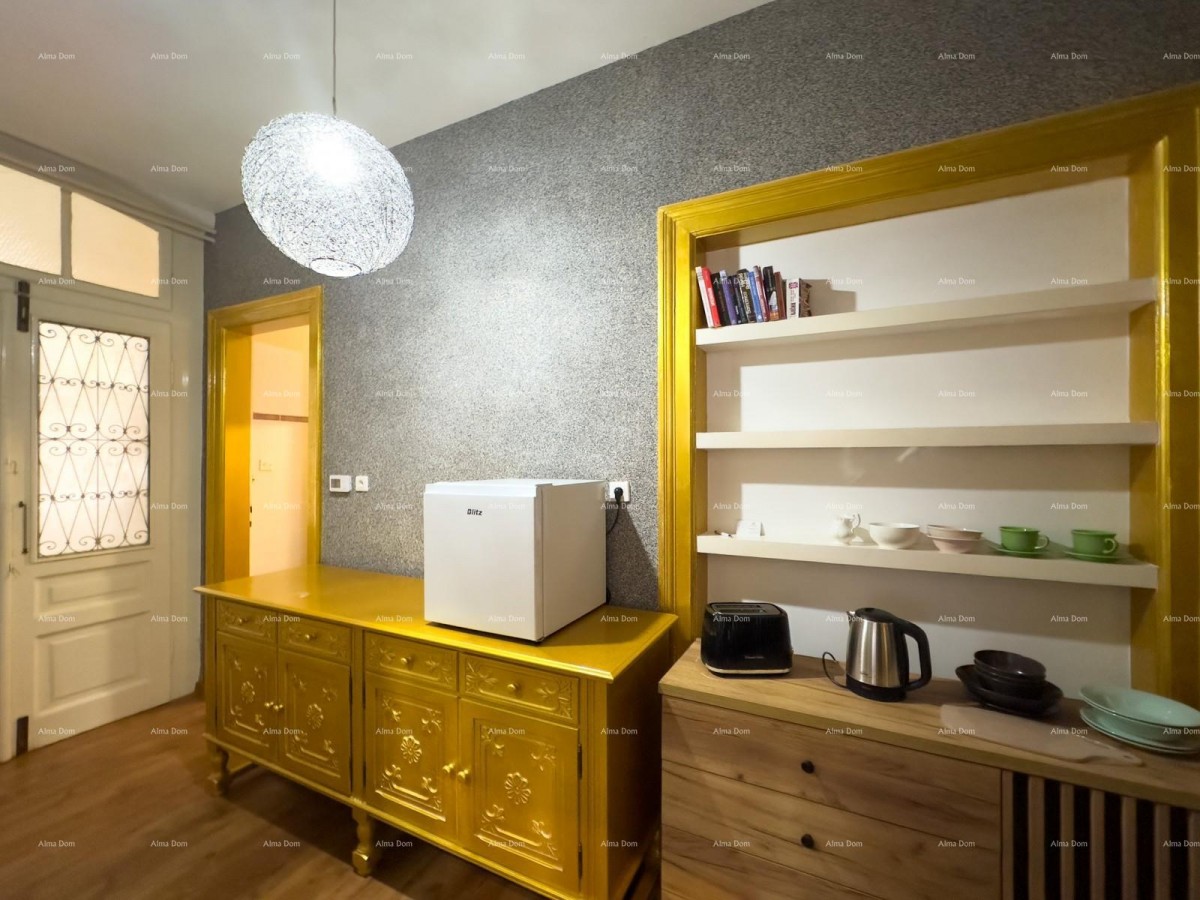 Prodaja stanovanja v centru s 4 stanovanjske enote, Pula! 11