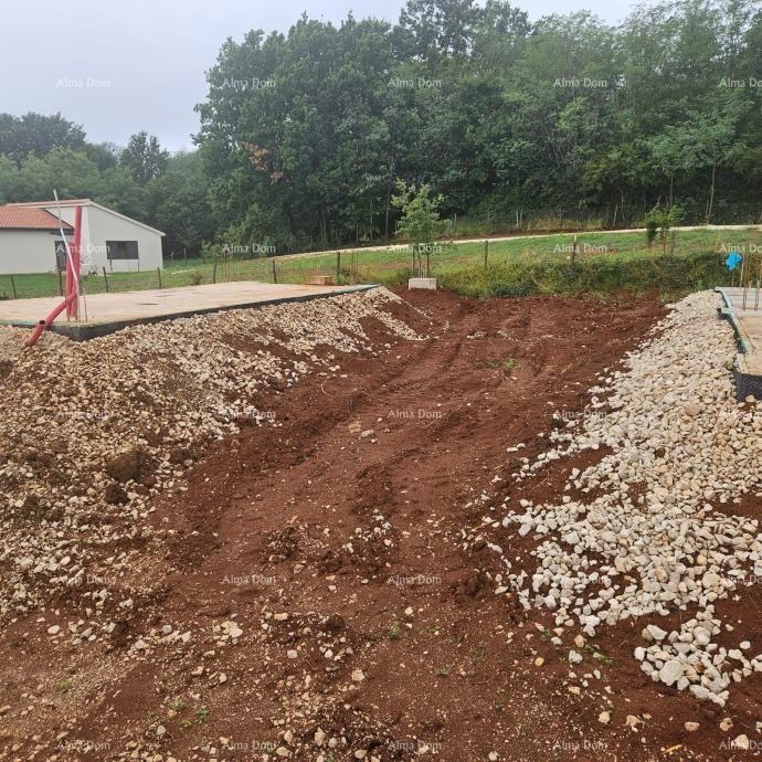 Продажа - строительный участок с разрешением и начатым строительством, вблизи Барбана! 8