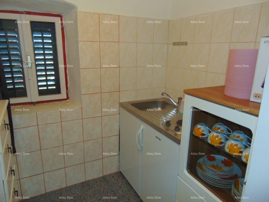 Casa spaziosa a Marčana con tre piani e giardino in vendita. 5