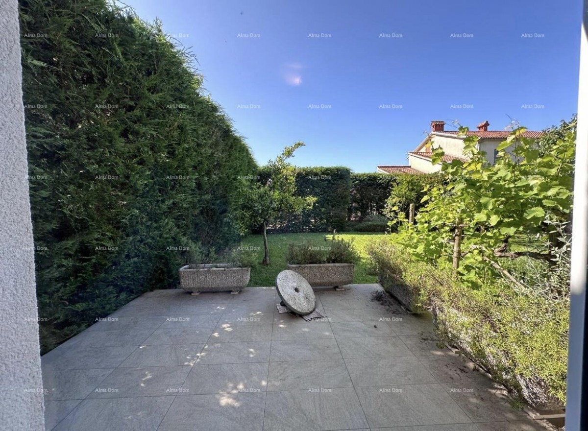 House with permission to build 4 apartments! 11