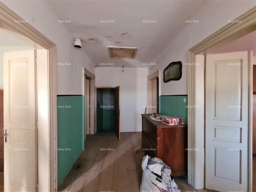 We are selling an old Istrian stone house with a view of Grožnjan. 15