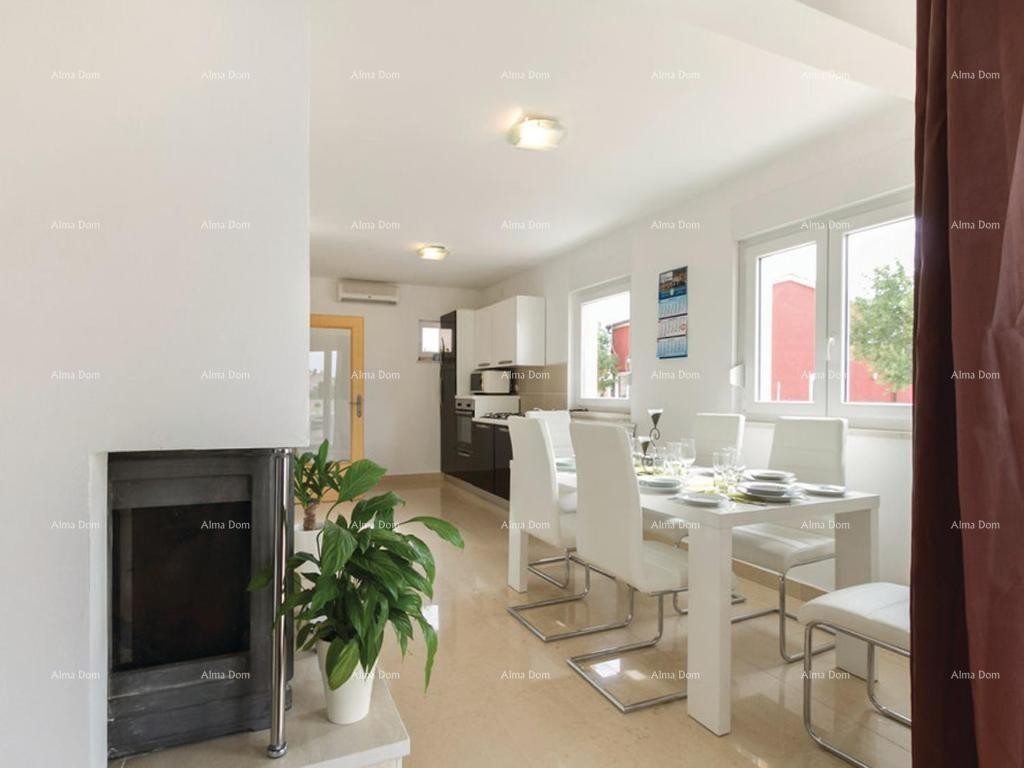 House with a Pool, VALBANDON 4