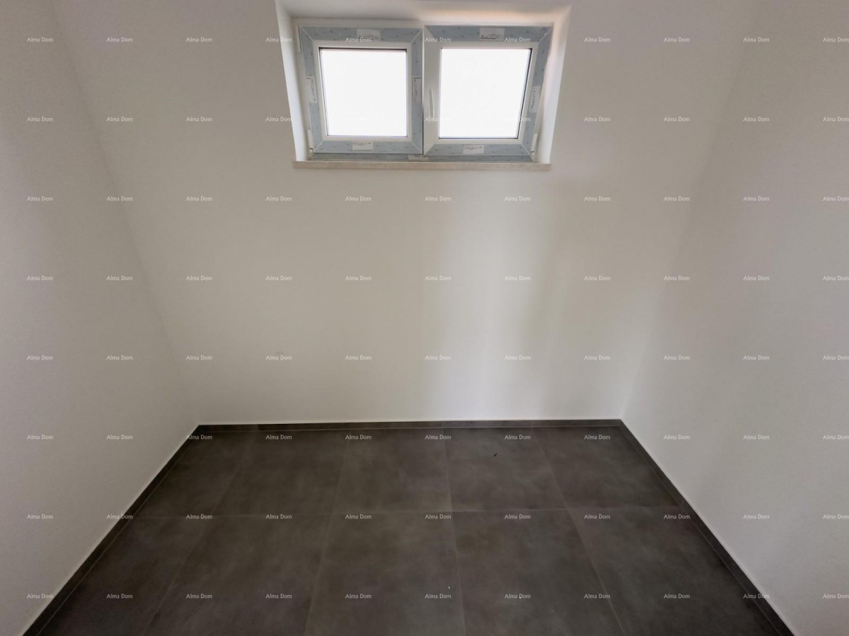 Prodamo hišo na odlični lokaciji. Blizu marine. 29