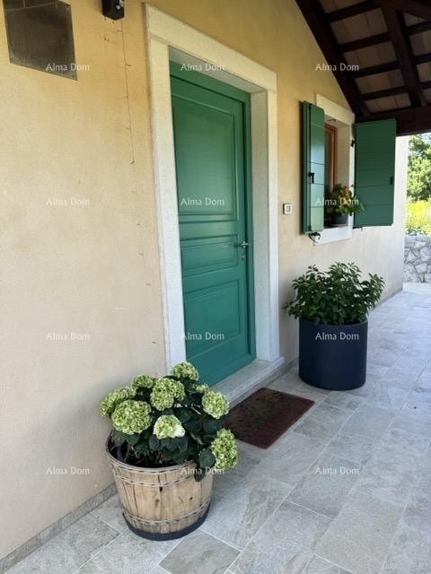 Mediteranska kuća s bazenom i pogledom na more , Raša 12